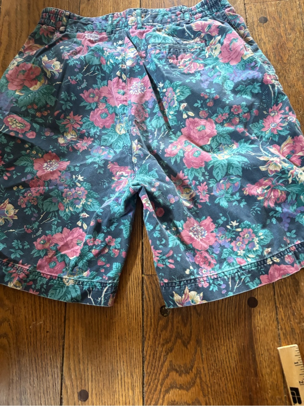 Vintage HKA Design Floral Cotton pleated Shorts - Navy with Pink Floral Print - Picture 8 of 9